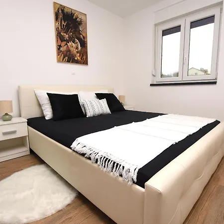 Daisy Appartement Pakoštane